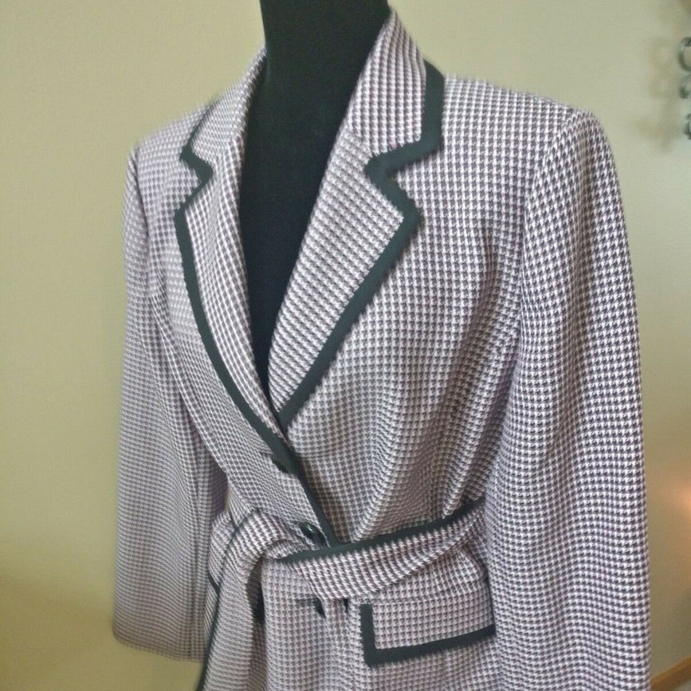 Le Suit 16 Suit Jacket Blazer pink black belted